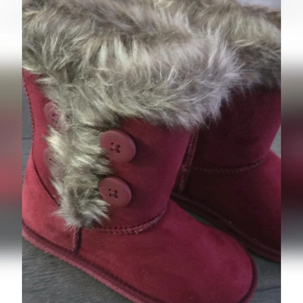 Blister Red Faux Suede Lined Snow Boots Girls 1